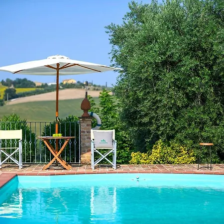 别墅 La Girolima 6&2 By Marche