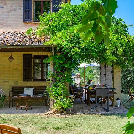 别墅 La Girolima 6&2 By Marche